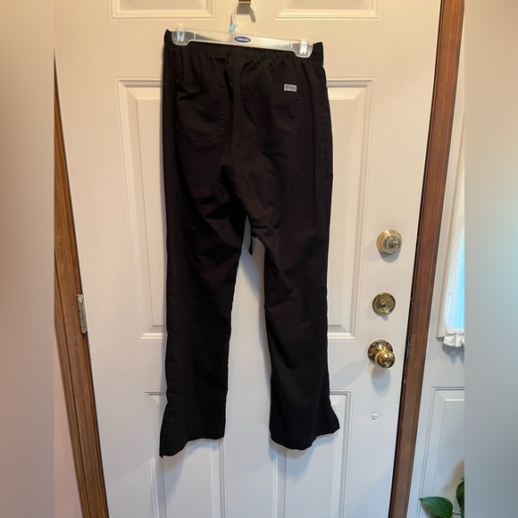 Grey’s Anatomy by Barco Black XS Riley Scrubs Pants. Flare and has pockets. - Picture 6 of 6